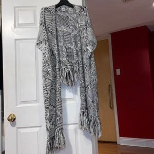 Guess knit open scarf sweater, one size, black/white